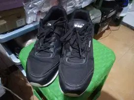 Sepatu Kets Diadora