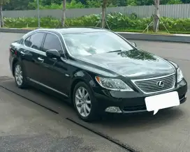 Lexus LS460L 4.6 AT Sunroof Black Metalic