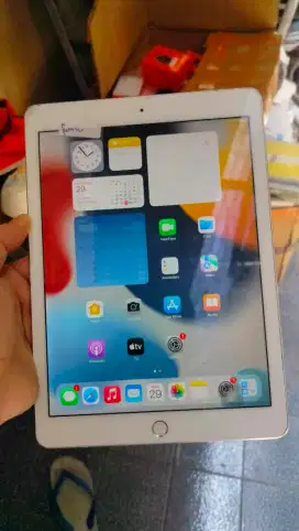 iPad Pro 9.7 128gb Wifi only batangan muluss normal Minus Retak kaca