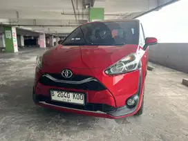 Toyota Sienta V CVT 2019 Merah Siap Pakai