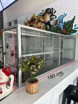 SAMPE DEAL - ETALASE 180x40 BARU 2 BULAN