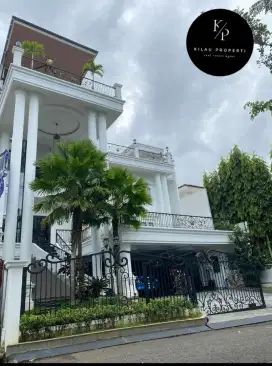 Dijual Cepat Rumah cantik 4 lantai di Sentul city Bogor