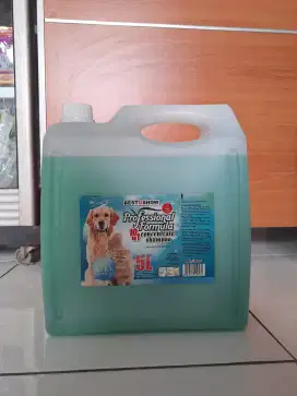 Shampoo dan conditioner Best In Show kondisi masih segel aman exp 2025