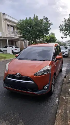 Toyota Sienta 2016 Bensin 1.5 Seri V KM 94.617