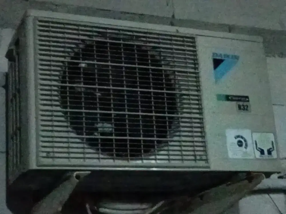 Yg mau jual ac silahkan siap jemput lokasi satuam atau borongan