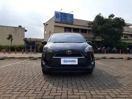 Pajak Panjang TDP 10JT Toyota Sienta 1.5 V Bensin-AT Hitam 2020