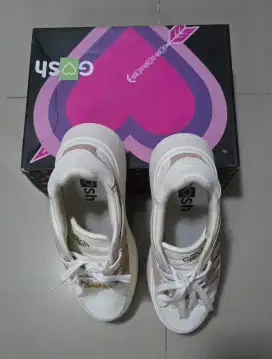 Sepatu Wanita Gosh