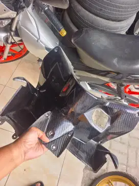 Leg shield dek kontak honda vario 125 kzr carbon hitam