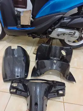 Cover batok belakang legshield kontak underseat ori honda spacy carbon