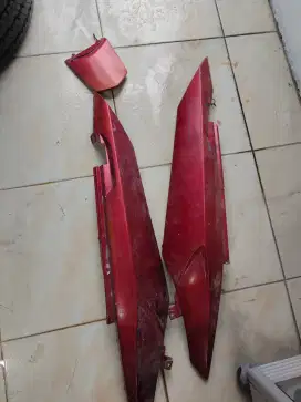 Cover body kiri kanan berikut sambungan yamaha Nouvo z bahan repaint
