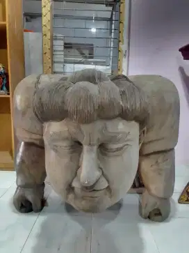 Meja Patung Sumo