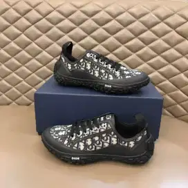 sepatu pria sneaker mirror vip shoes men run away new styles