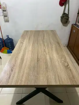 Set meja makan minimalis