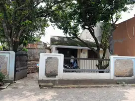 DIKONTRAKAN TAHUNAN rumah nyaman, lokasi strategis, dan bebas banjir