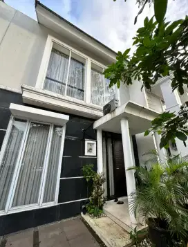 Dijual Cepat Rumah cantik di perumahan citra gran Cibubur