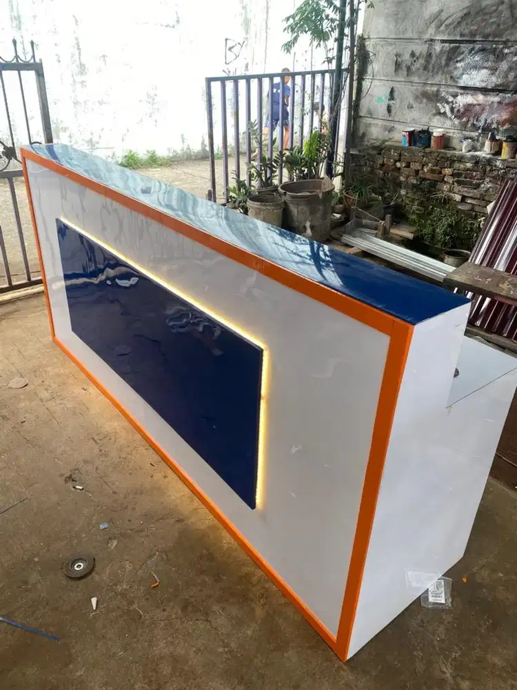 Tempahan meja brilink mewah