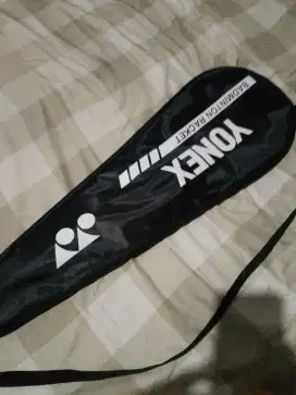 Raket badminton Yonex