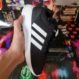 Sepatu Sneakers Running Pria Adidas Black White