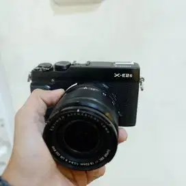 [ Fujifilm XE2S Kit XF 18-55mm 2.8-4 Fullset Mulus ]