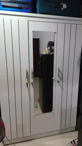 Lemari 3 pintu murah jual cepat