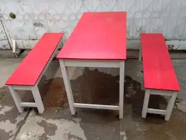 Meja warmindo dengan 2 kursi