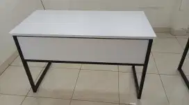 Meja kerja kami besi