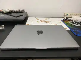 Macbook Pro 2017 Toucbar 15 i7 16/512GB Dual VGA