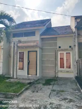 Sewa rumah tahunan atau bulanan