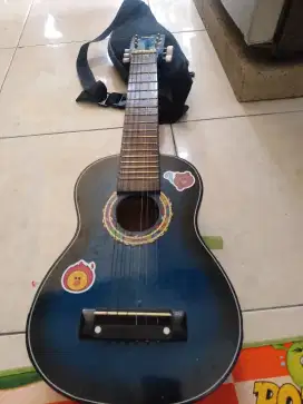 Gitar Kecil 6 senar merek yamaha