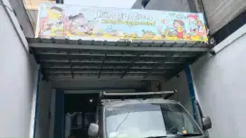 Kanopi baja ringan