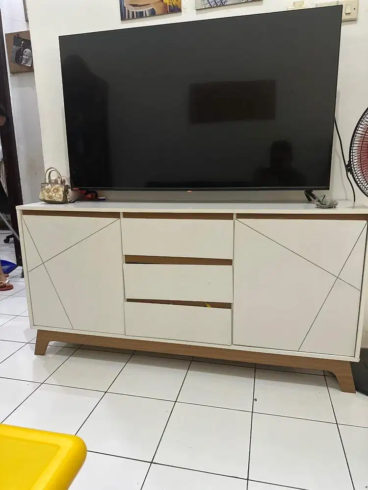 Dijual Kabinet TV minimalis