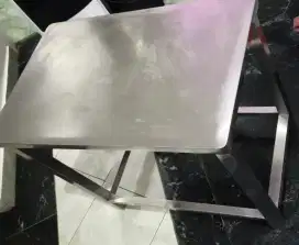 Meja stenlis ori