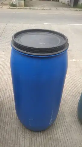 Tong plastik ukuran 150 liter