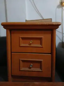 DIJUAL RAK SAMPING TEMPAT TIDUR , LACI 2 ATAS BAWAH , BAHAN KOKOH.