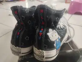 Converse hellokitty