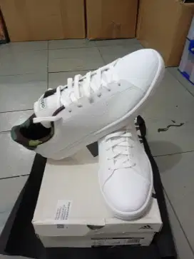 Dijual sepatu adidas size 45
