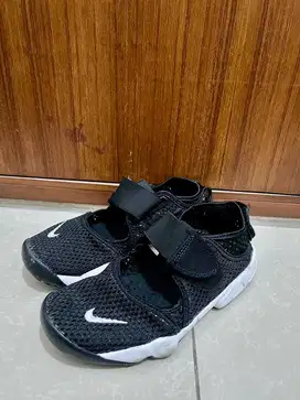 Dijual Sepatu Nike Rift Original500