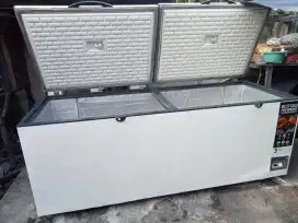 Jual prizer box merk GEA kapasitas 1200 L kondisi normal siap pakai