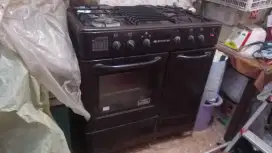 Kompor 4 tungku + oven dan tabung gas