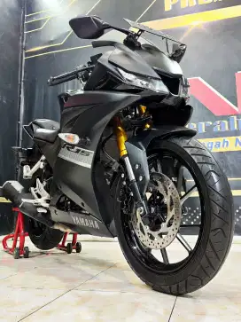 Yamaha R15 black Matte 2022 mewah siap mudik. Anugerah motor rungkut