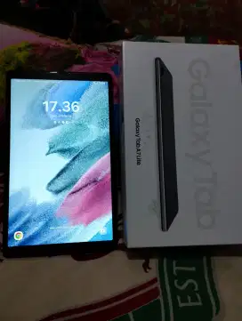 Tablet samsung A7 Lite ram 3/32 hp+kotak aja kondisi mulus x no minus