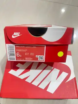 Nike court legacy original (size 22)