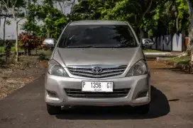 KIJANG INNOVA 2.0 V LUXURY AT 2009