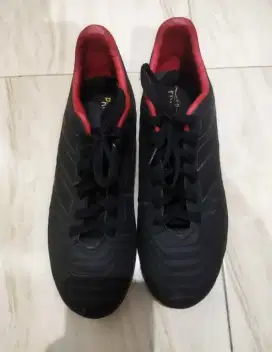 Sepatu Bola Adidas