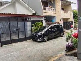Toyota Sienta tipe Q