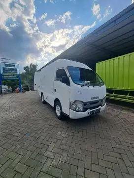 isuzu traga blindvan
