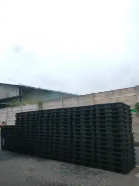 pallet plastik second bagus