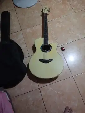 Gitar elektrik Yamaha