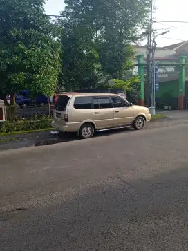 Jual mobil bekas kijang 2000