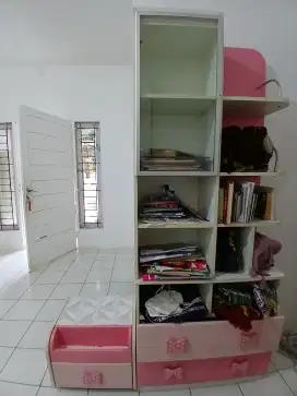 Meja bupet dan lemari karakter mini mouse